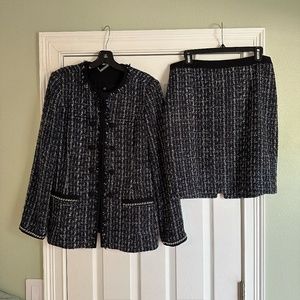 White House Black Market 2 piece suit set- skirt and jacket